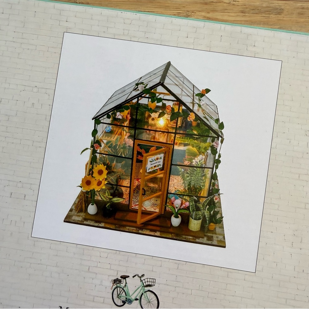 Mayberry Street Miniature Greenhouse Sunshine Flower Joyse Kit NWT - Picture 3 of 5